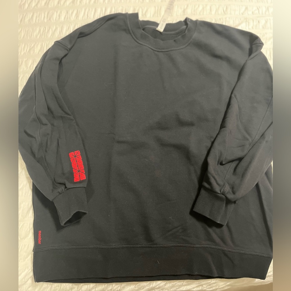 Perfectly Oversized Crew - Special Members Only Edition. EUC. Size 10.